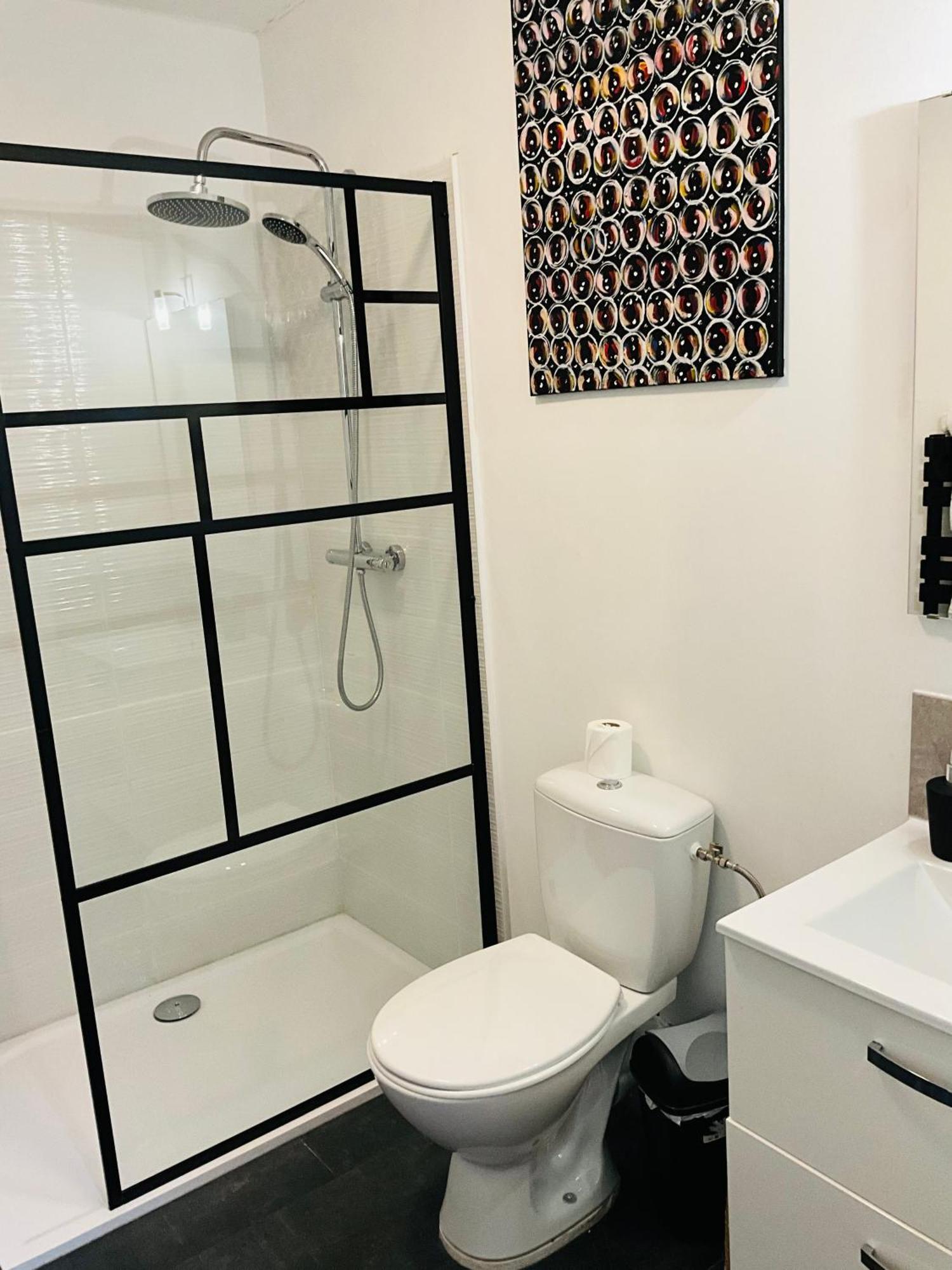 Hote Labyrinthe Sur La Place Chambres D, Hotes , Calme ,Netflix Мирпоа Екстериор снимка