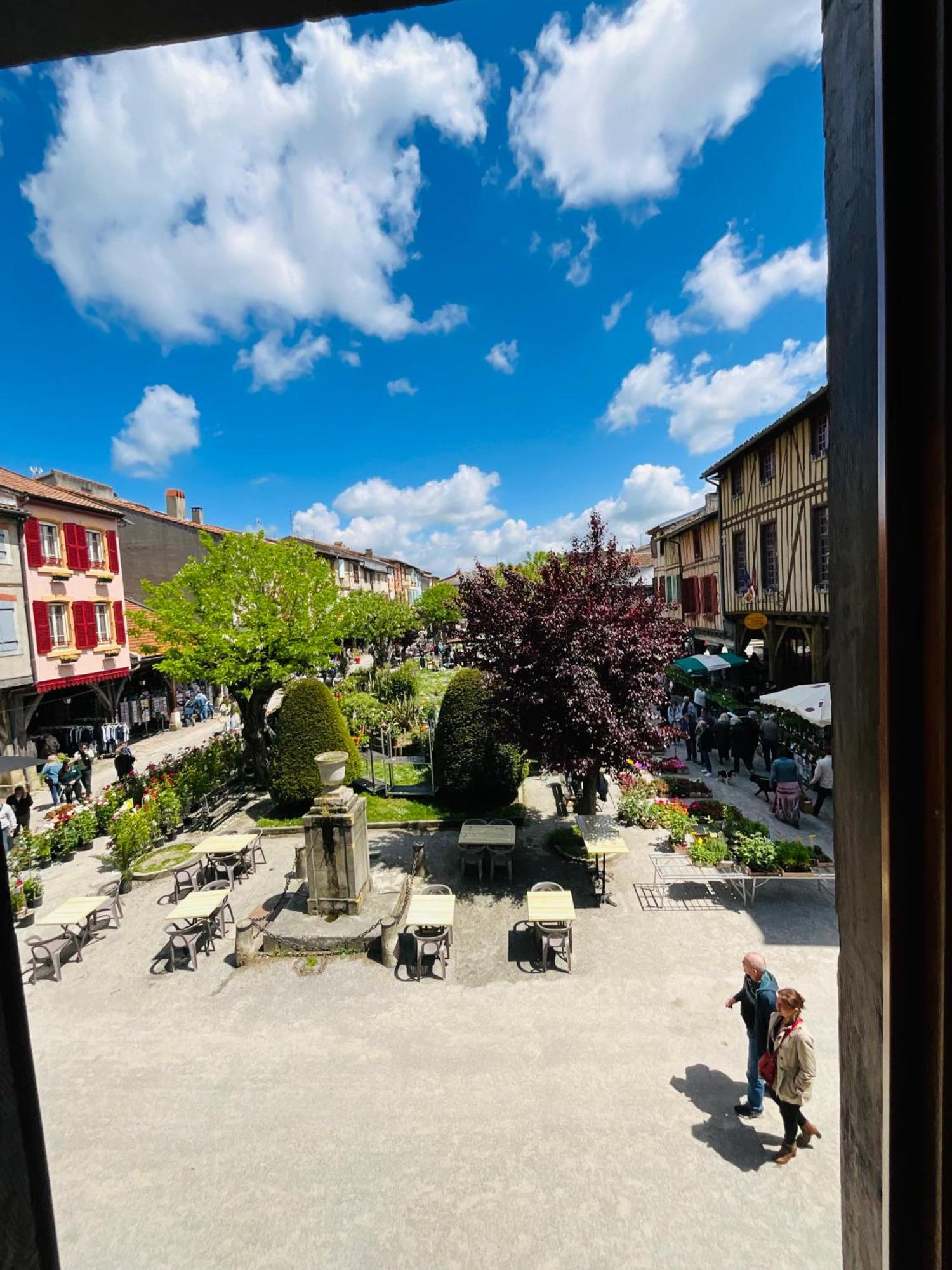 Hote Labyrinthe Sur La Place Chambres D, Hotes , Calme ,Netflix Мирпоа Екстериор снимка