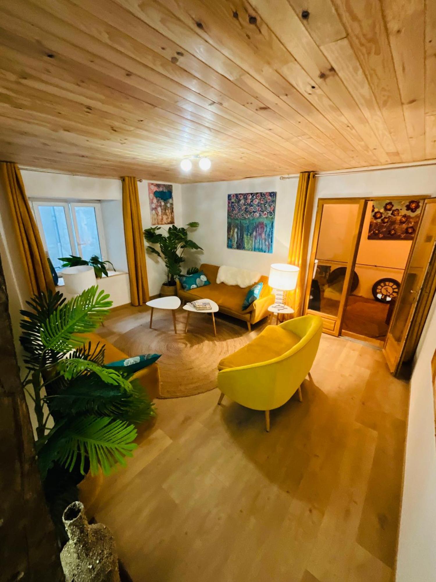 Hote Labyrinthe Sur La Place Chambres D, Hotes , Calme ,Netflix Мирпоа Екстериор снимка