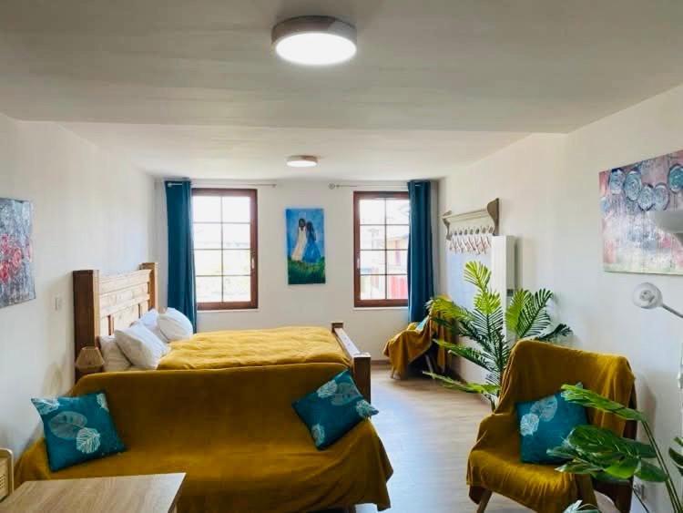 Hote Labyrinthe Sur La Place Chambres D, Hotes , Calme ,Netflix Мирпоа Екстериор снимка