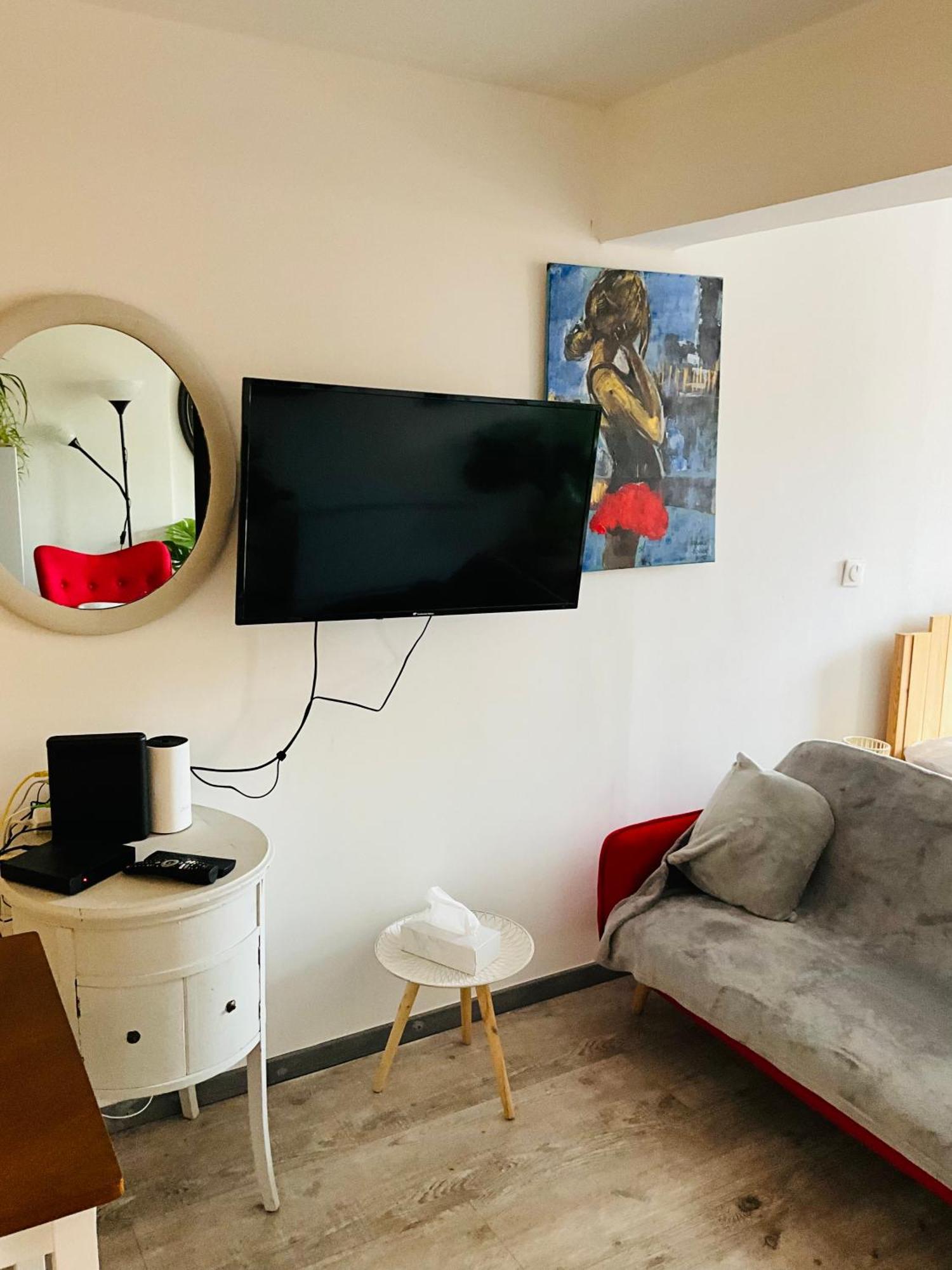 Hote Labyrinthe Sur La Place Chambres D, Hotes , Calme ,Netflix Мирпоа Екстериор снимка